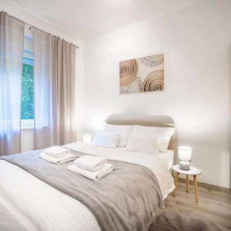 Studio Apartman Lena Rijeka Exterior foto